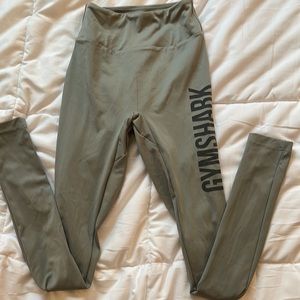 Gray Scrunch Butt Gym Shark leggings